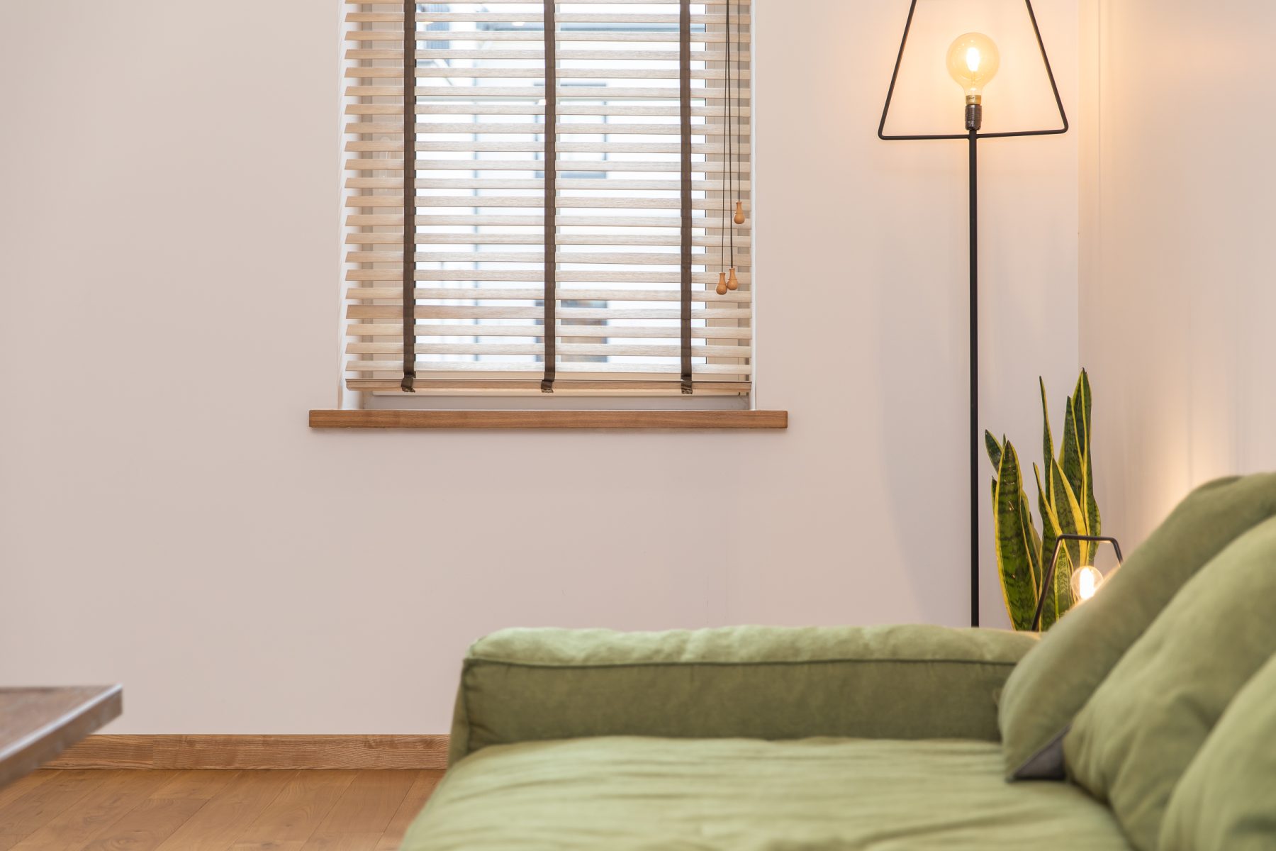 Dekoro akcentai - pastatomas šviestuvas