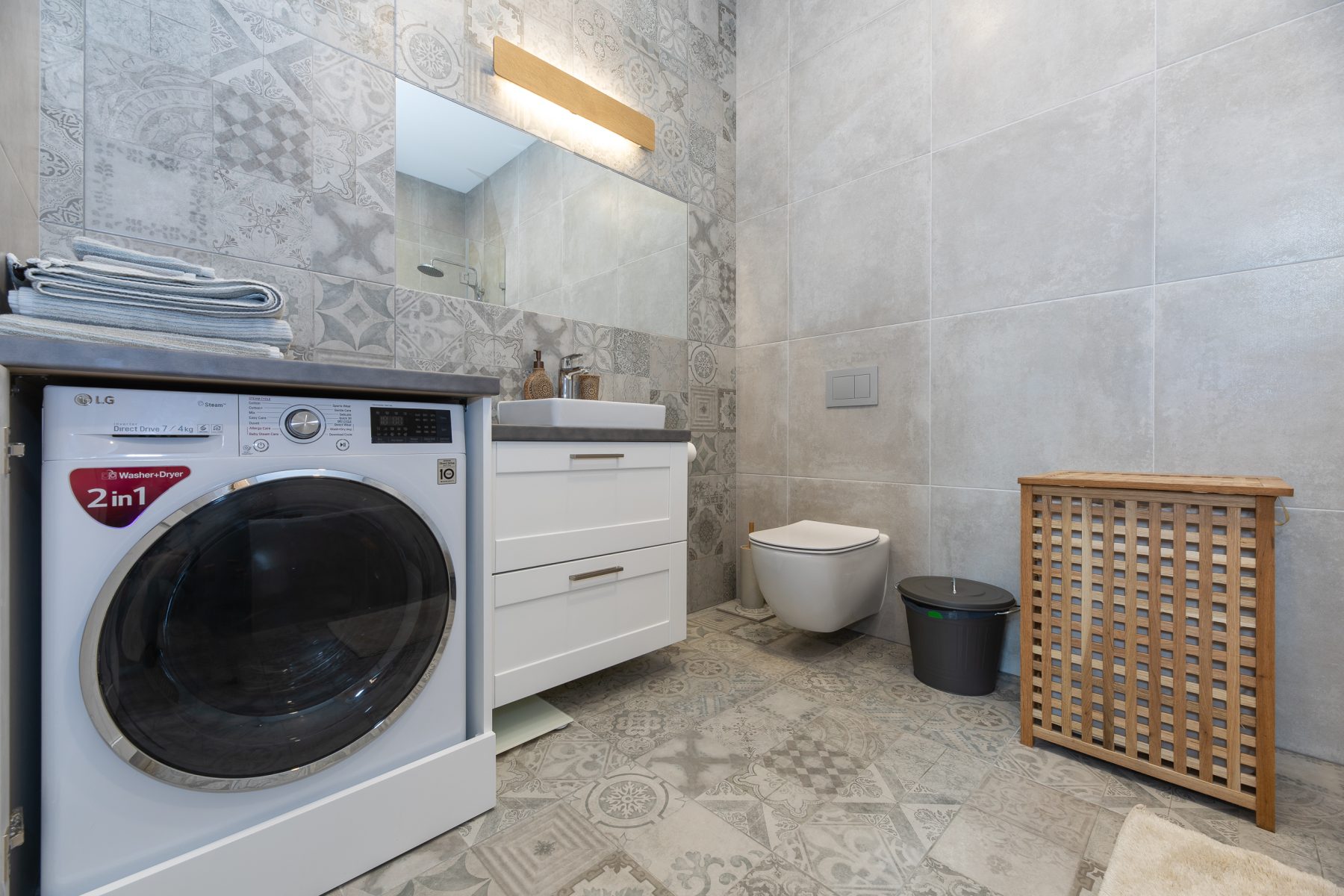 Modernus vonios kambarys