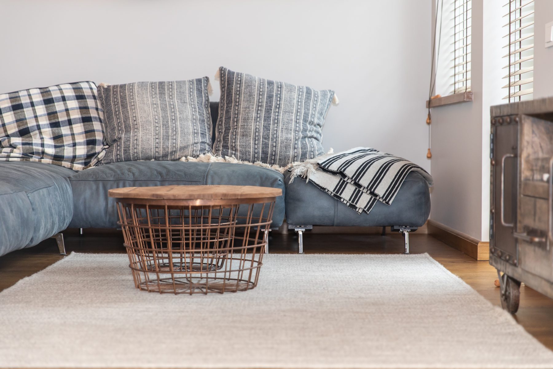 Stilinga svetainė moderniame apartamente