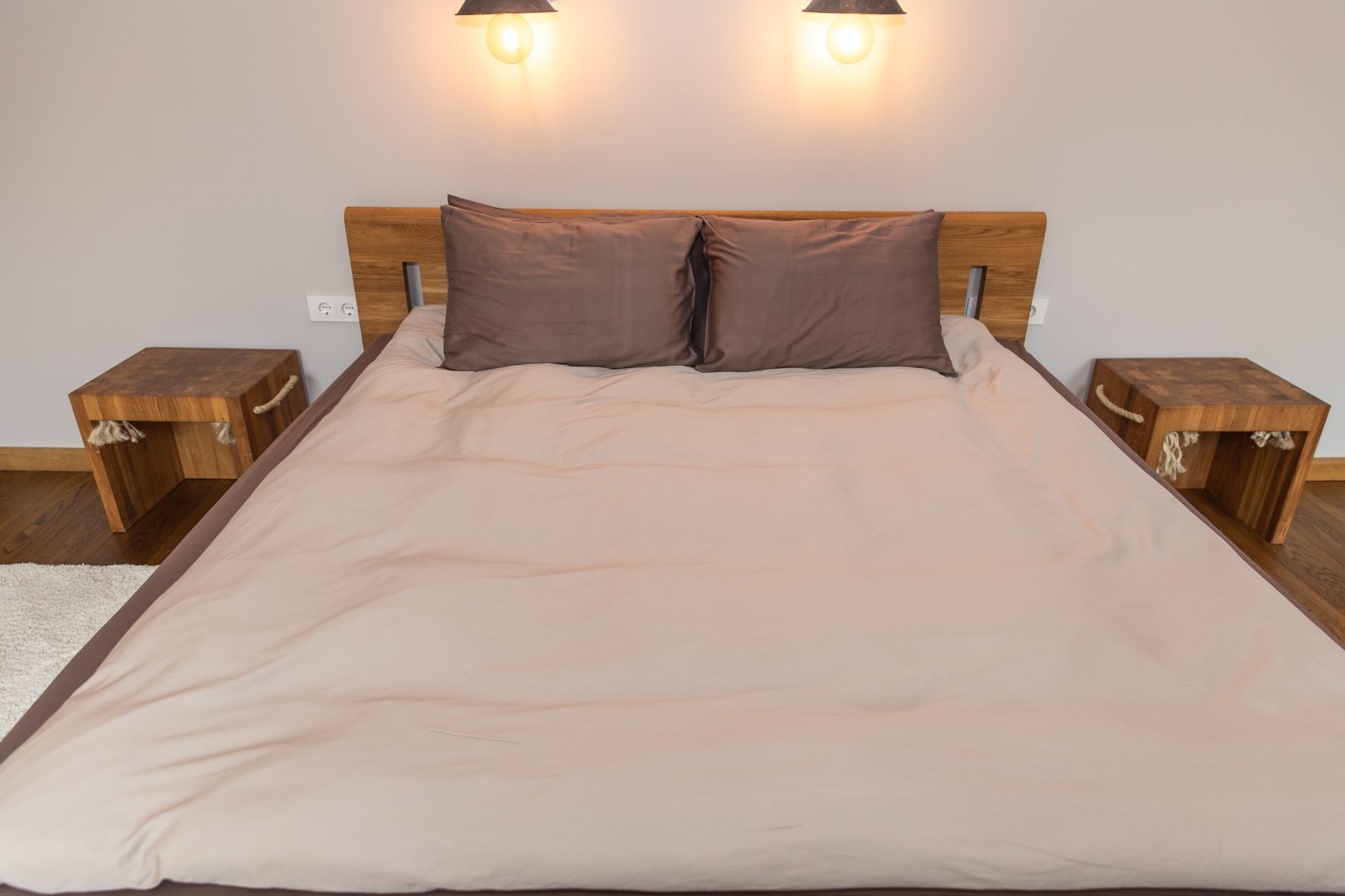 Tvarkingas ir jaukus miegamojo vidaus interjeras