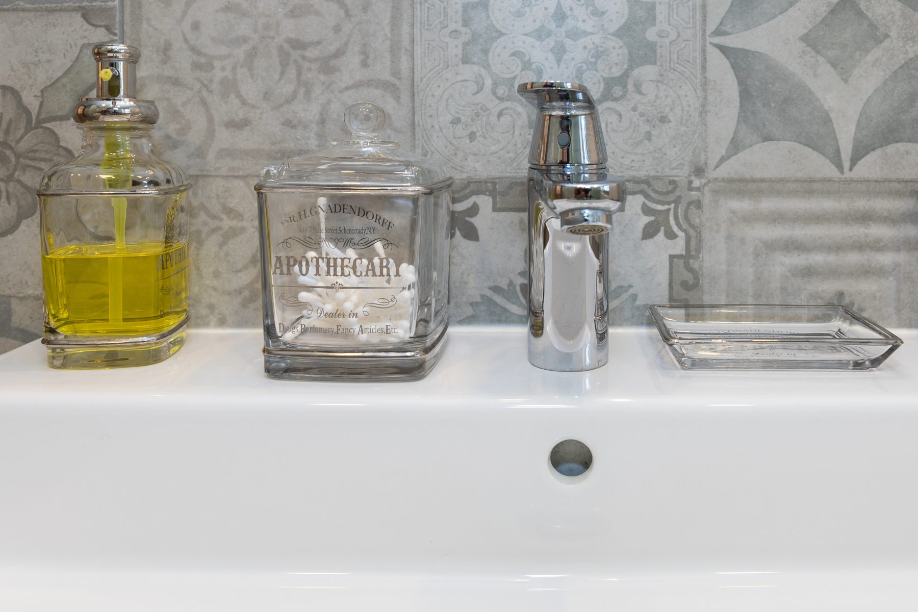 Vonios kambario detelės