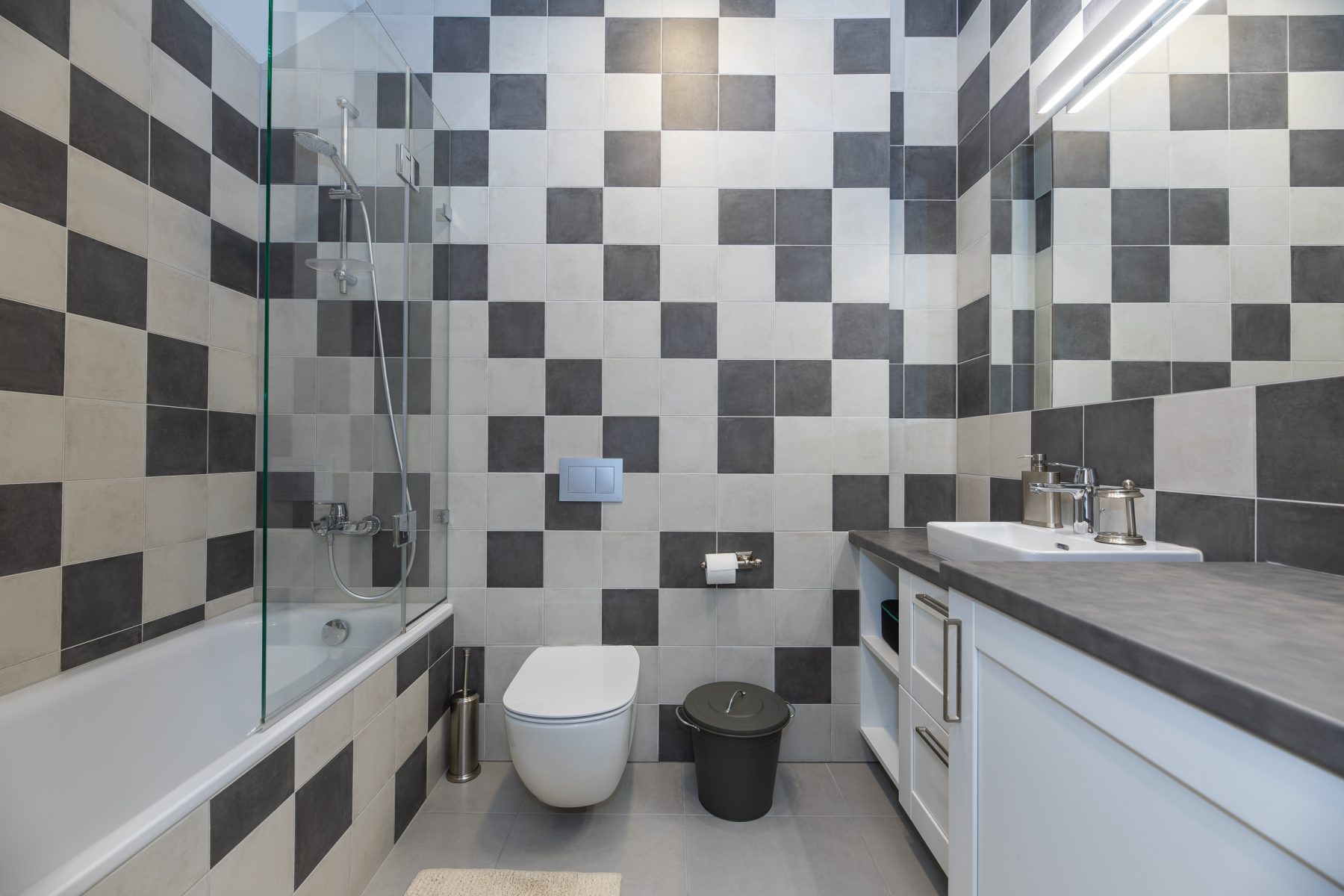 Vonios akcentai - kriauklė, toletas