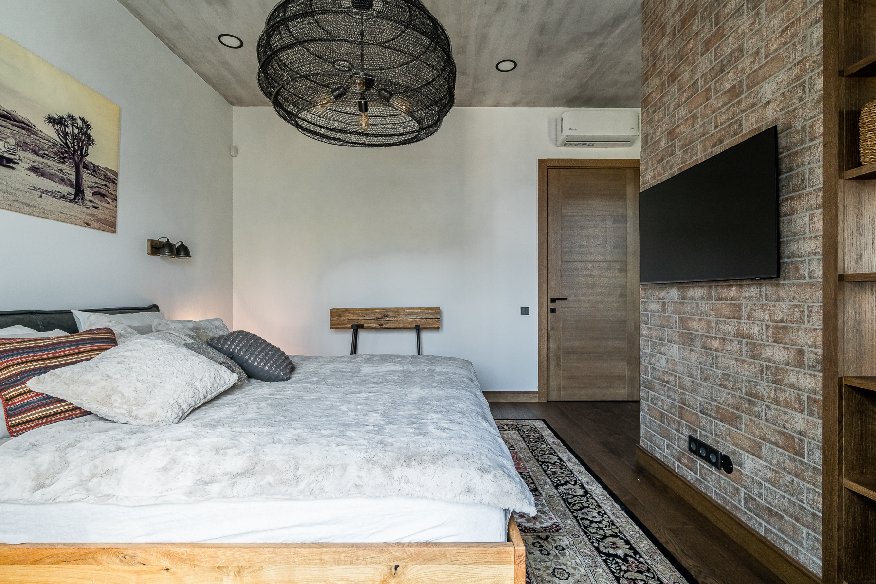 Miegamasis su patogia lova ir ramia atmosfera