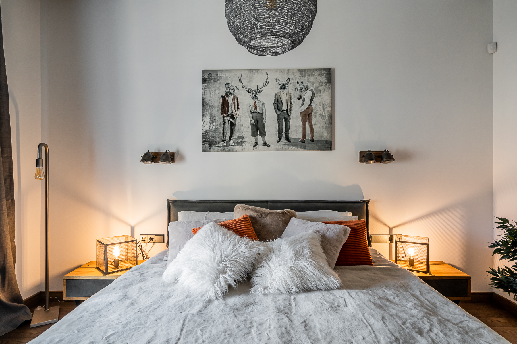 Modernus miegamasis su natūraliomis medžiagomis ir jaukia atmosfera