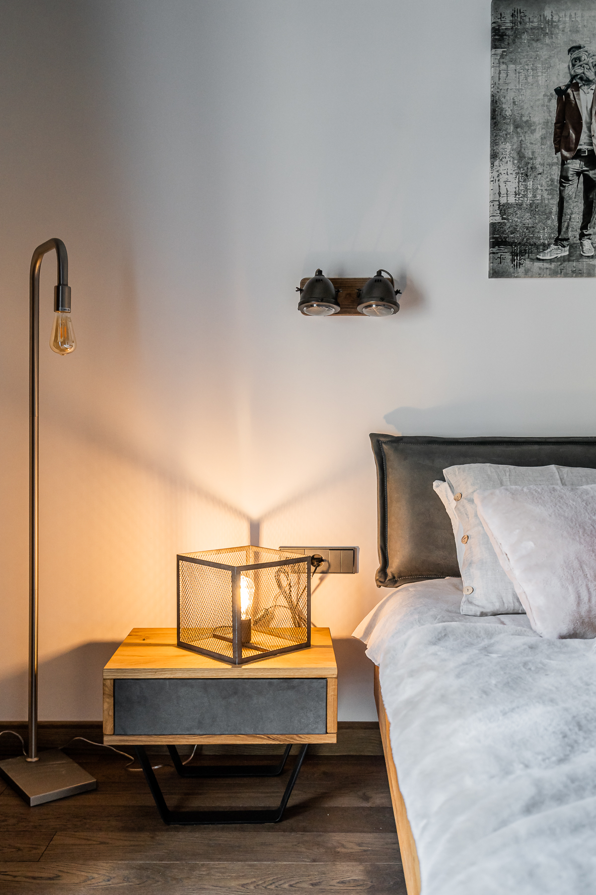 Modernus miegamasis su natūraliomis medžiagomis ir jaukia atmosfera