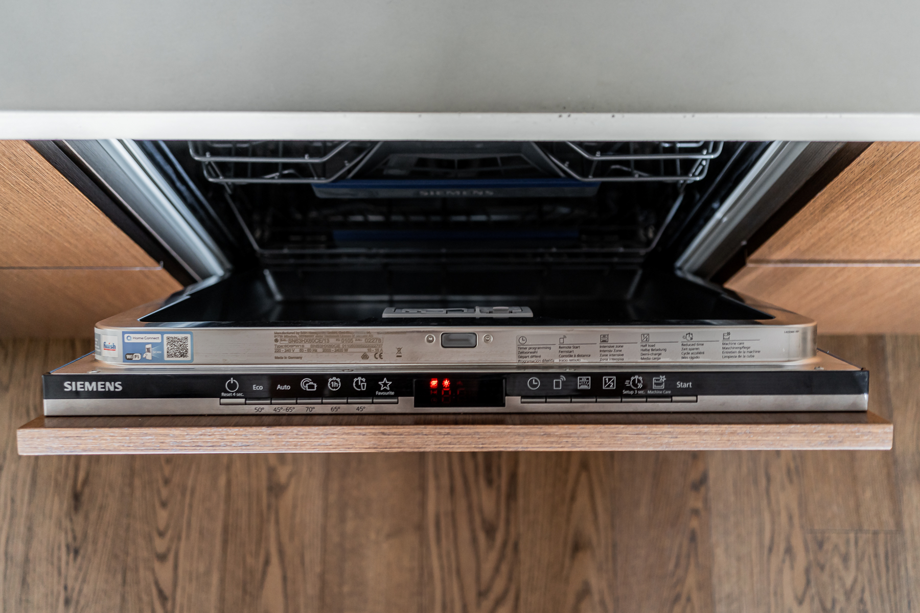 Įmontuojama moderni indaplovė