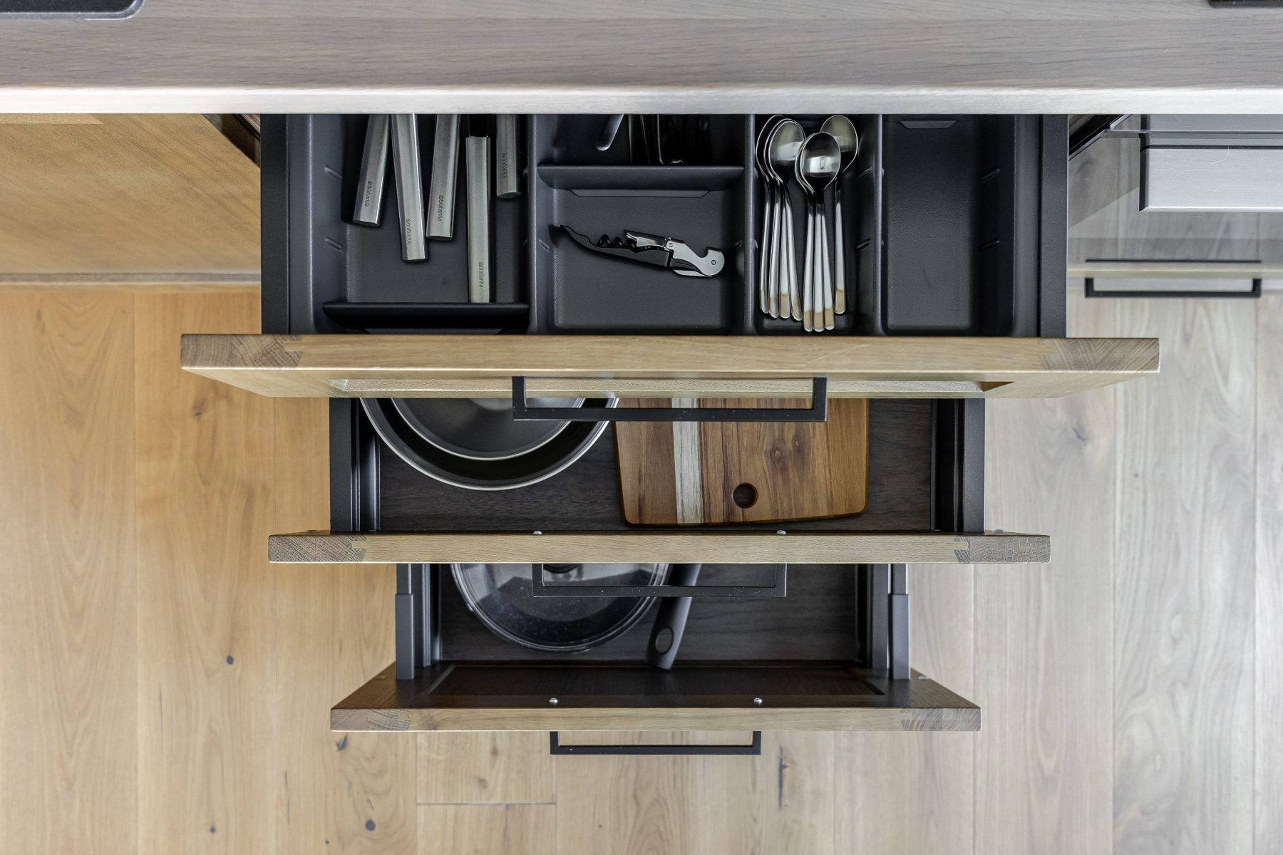 Virtuvės įrankiai ir technika