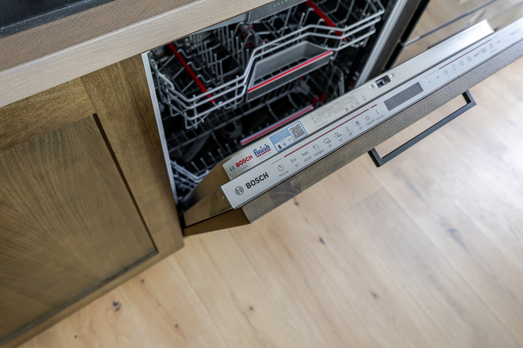 Integruota į baldus indaplovė