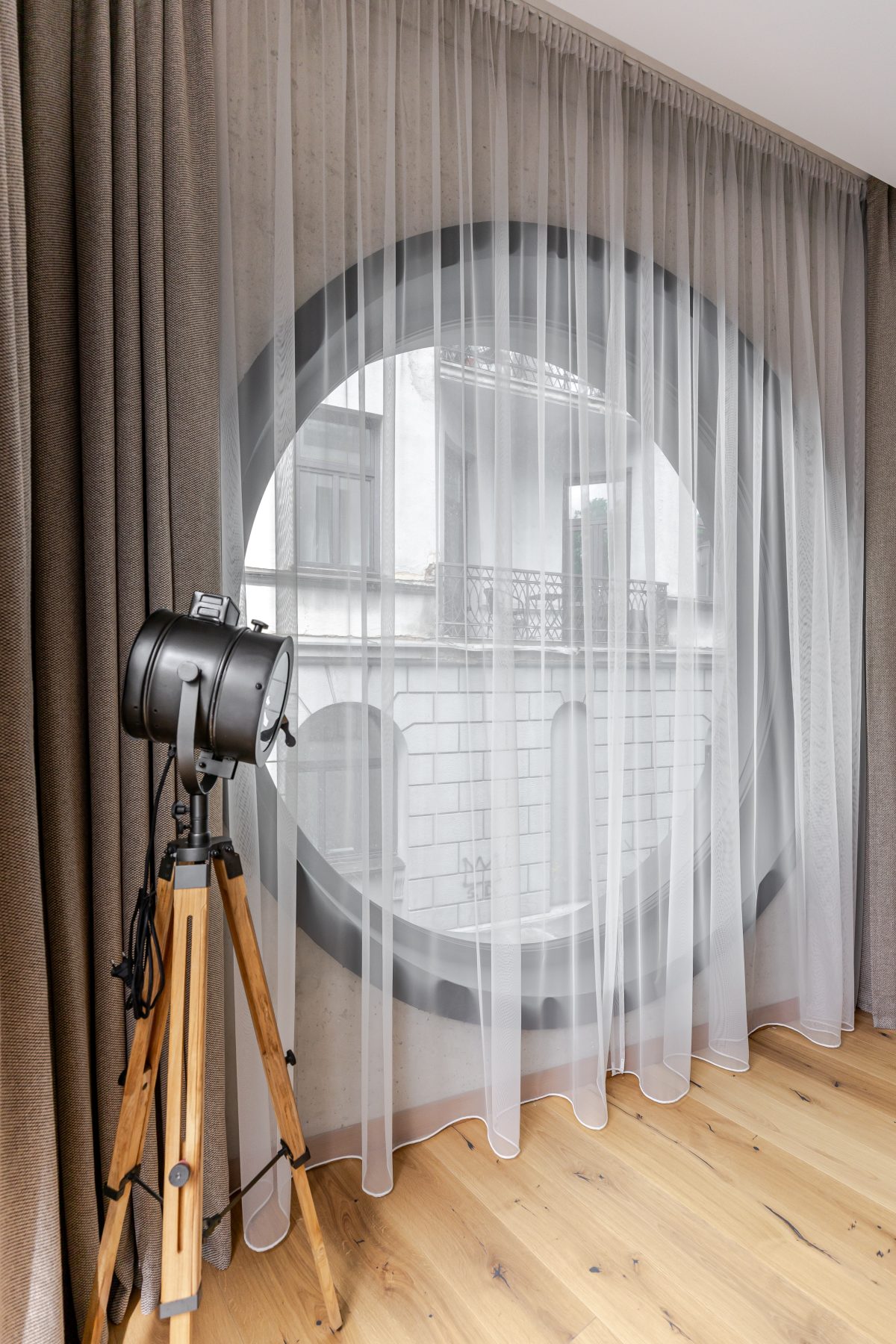 Išskirtiniai interjero sprendimai - apvalūs virtininiai langai