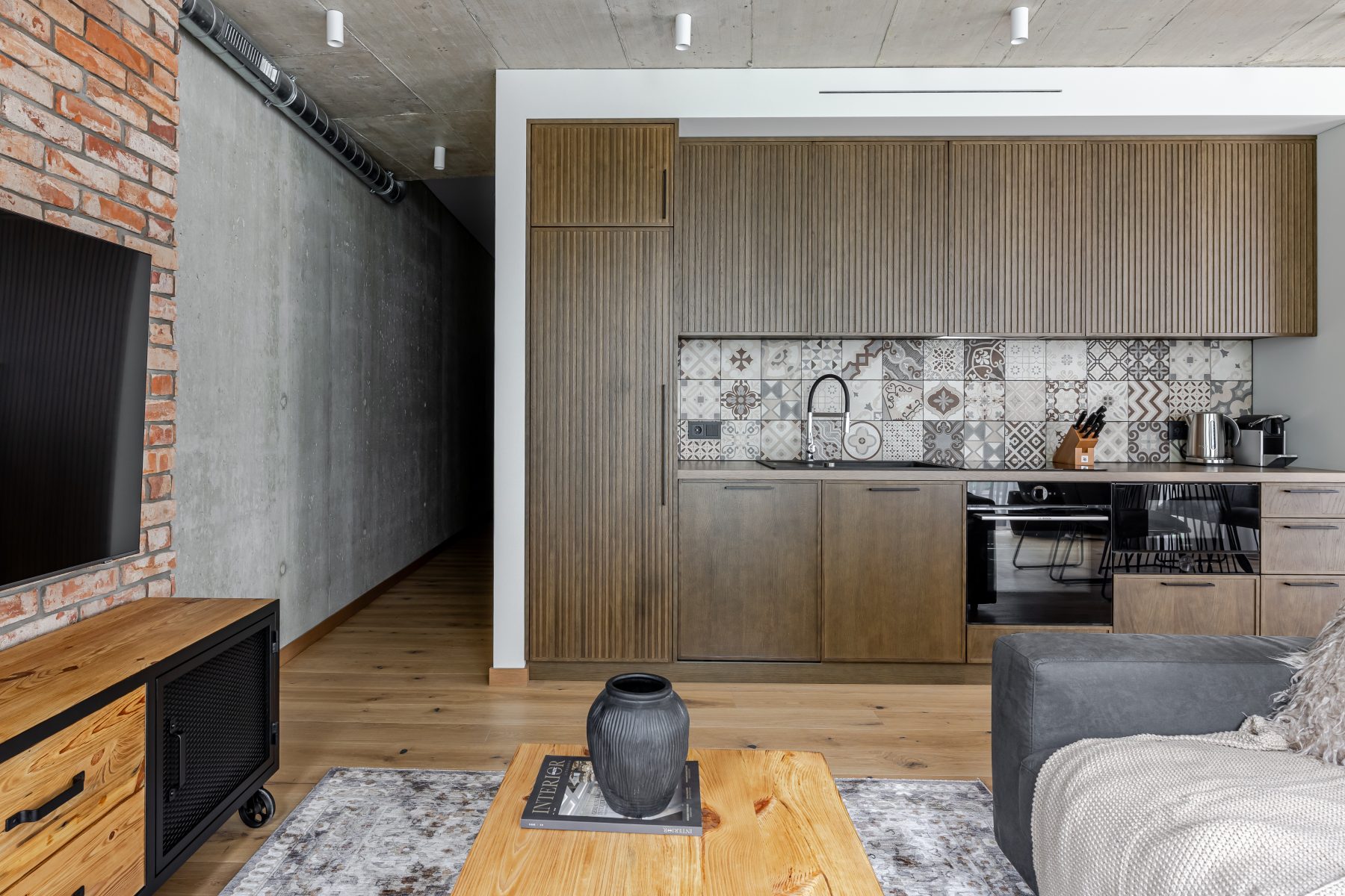 Prabangi svetainės erdvė miesto centre