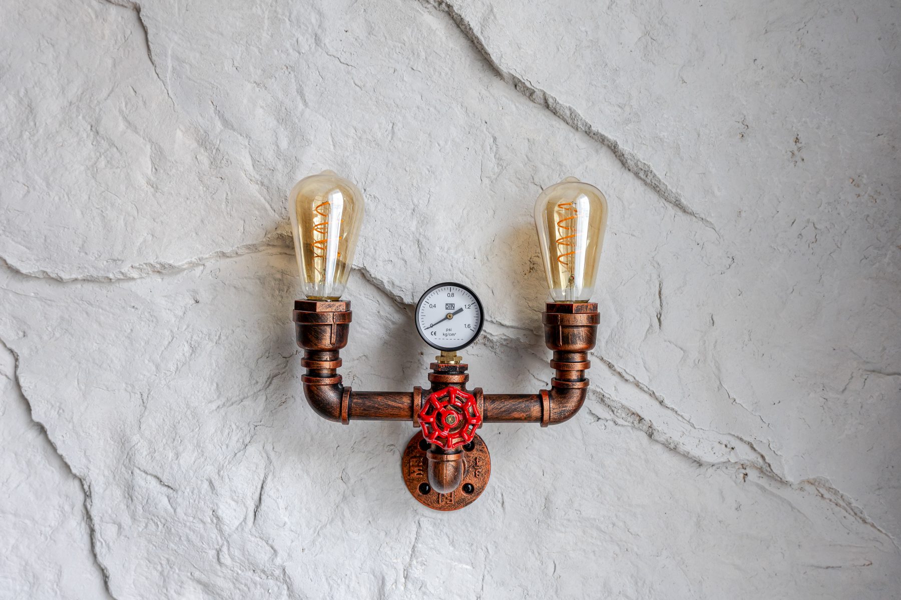 Išskirtiniai akcentuoti šviestuvai